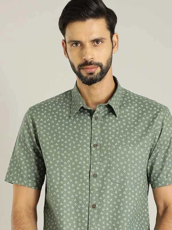 Men Printed Half Sleeve Cotton Shirt