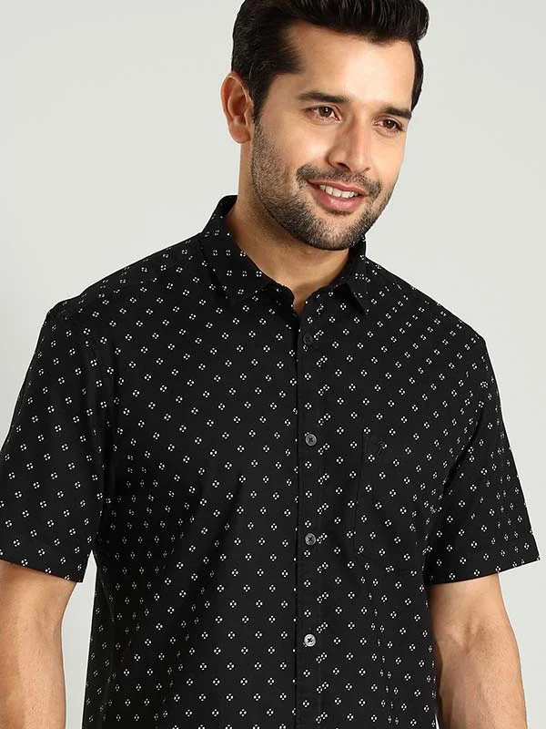 Men Printed Half Sleeve Cotton Shirt