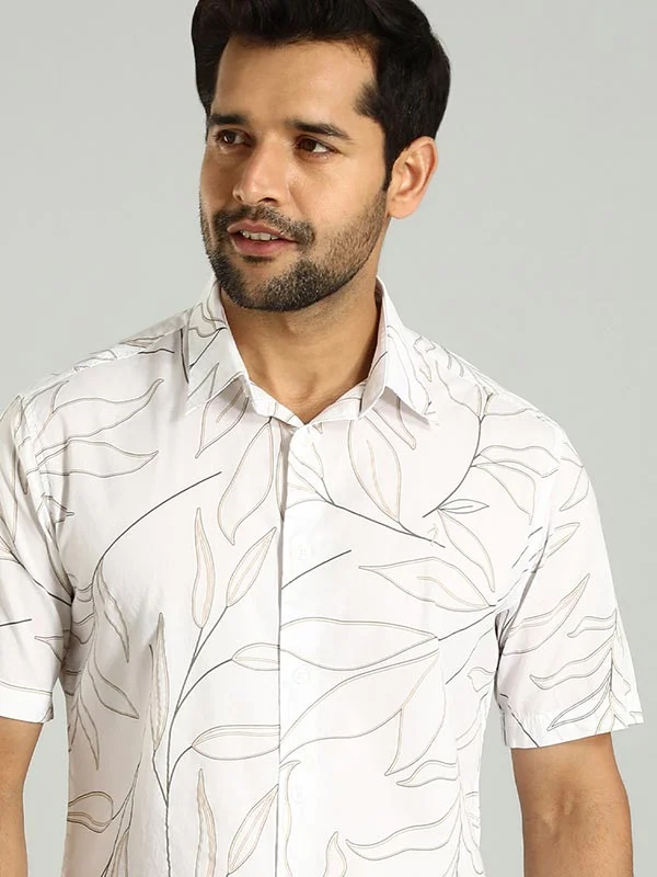 Men Printed Half Sleeve Cotton Shirt